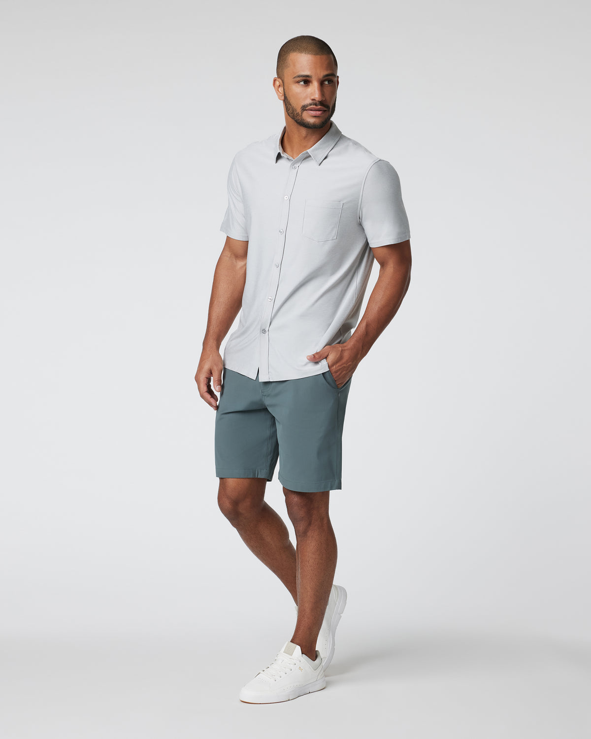 Short Sleeve Strato Button Down Men's Platinum Shirt | Vuori outlet