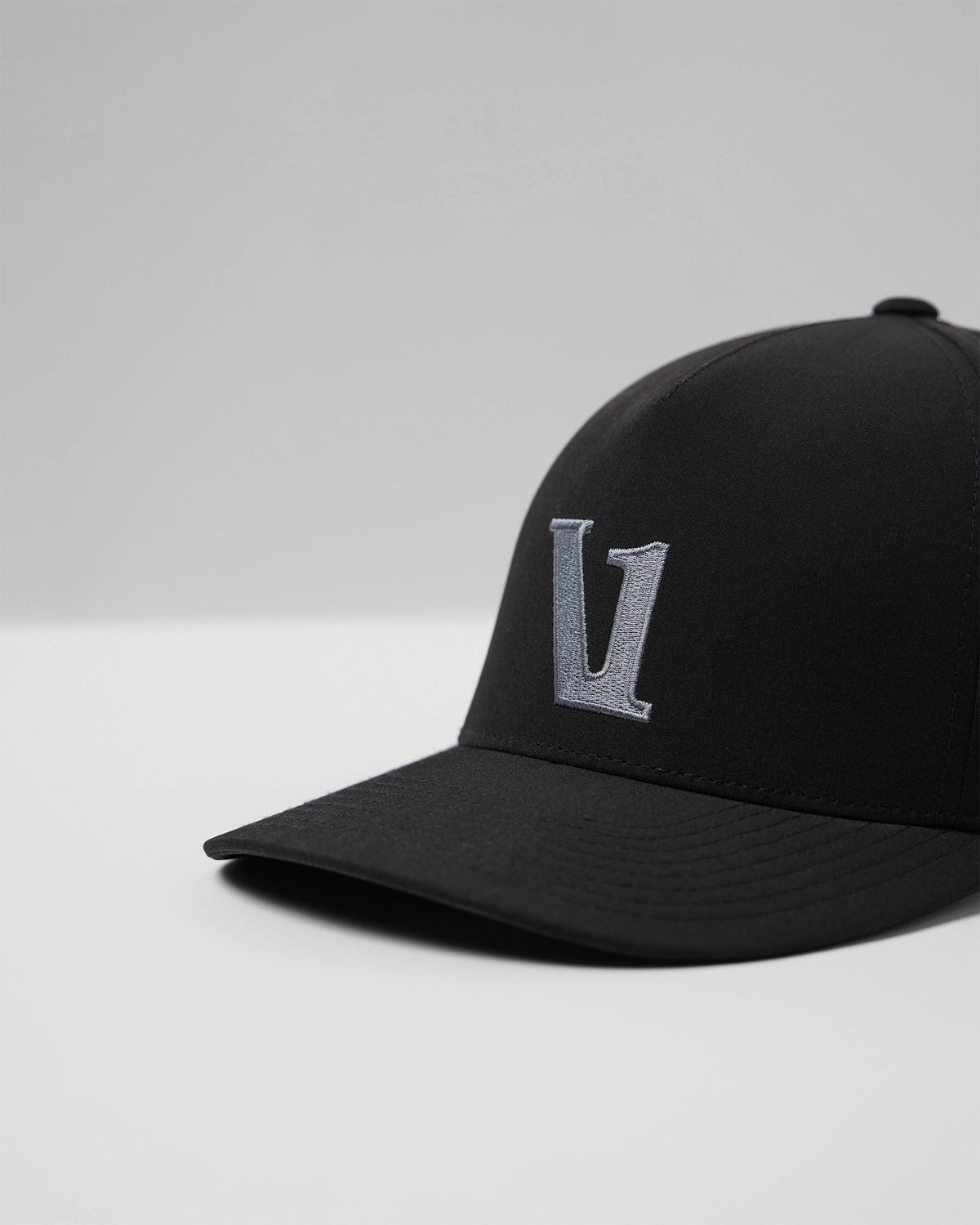Magnitude Hat Black Adjustable Snapback | Vuori outlet