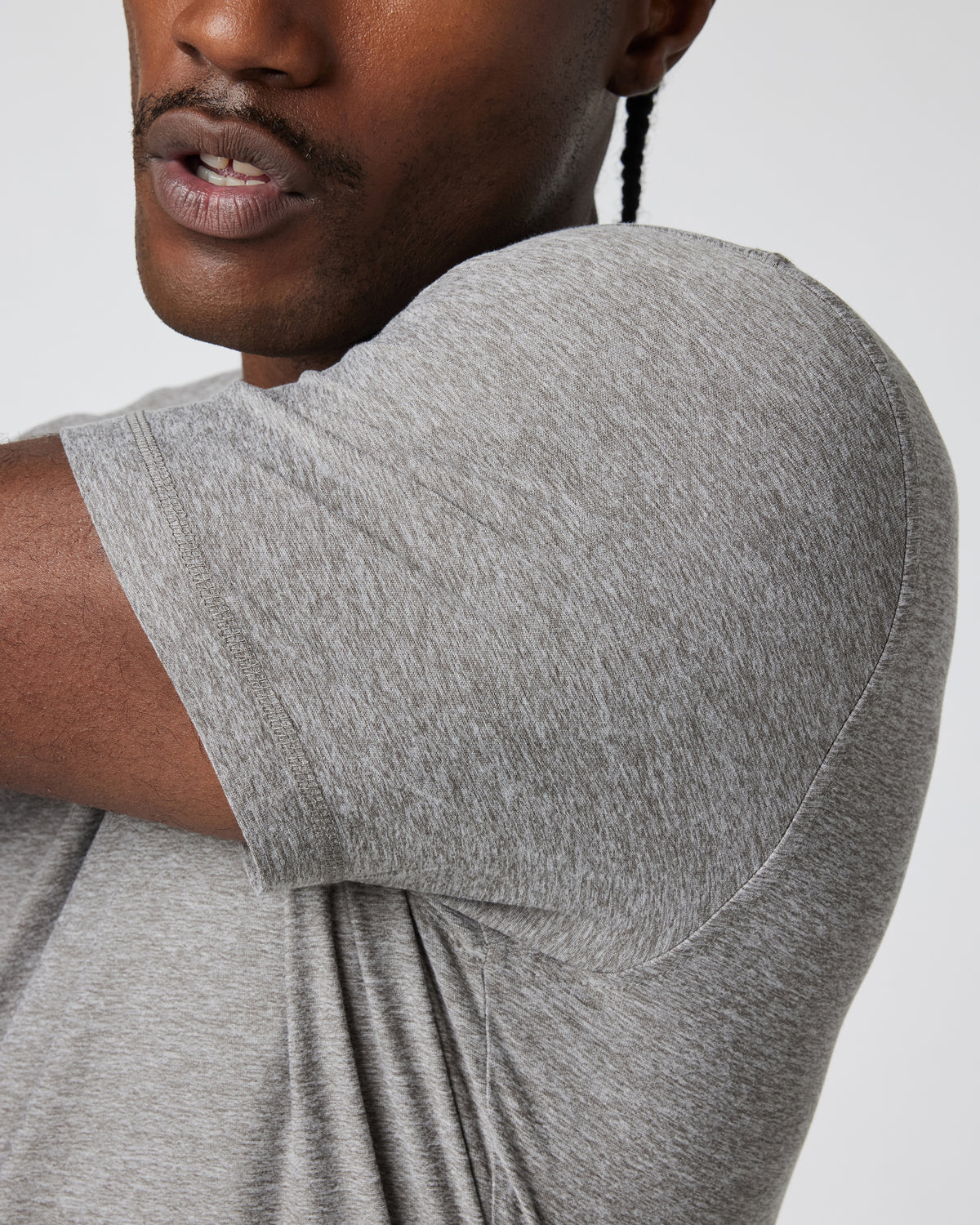 Strato Tech Tee Heather Grey Men's Tech Shirt | Vuori online