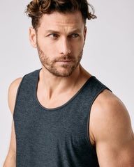 Strato Tech Tank Charcoal Heather | Vuori shop